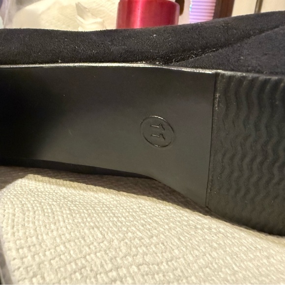 Mossimo Supply Co. Women's Black Heels - Picture 16 of 16